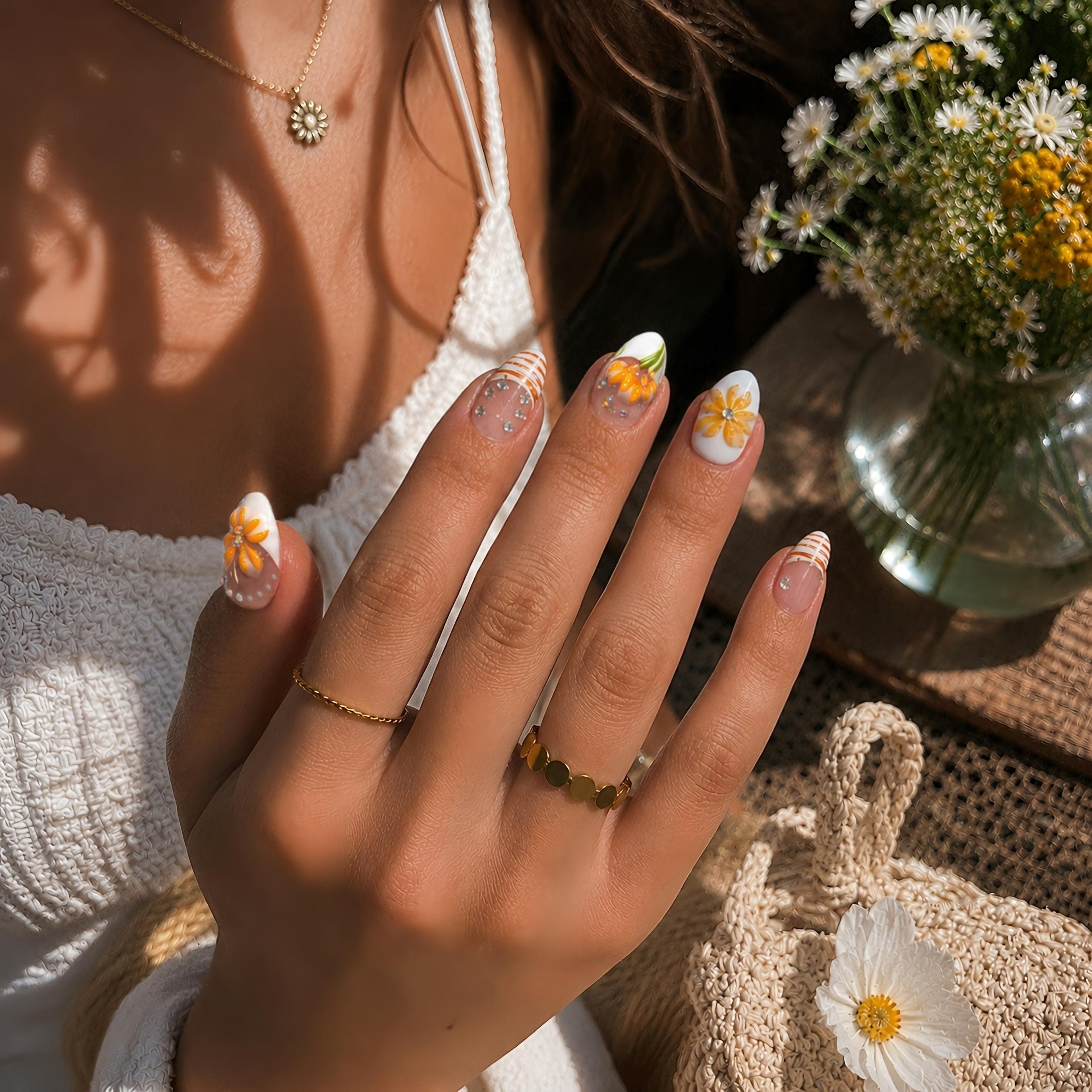 Sarı Nail Art Kısa Badem El Yapımı Jel Takma Tırnak KKBD1782