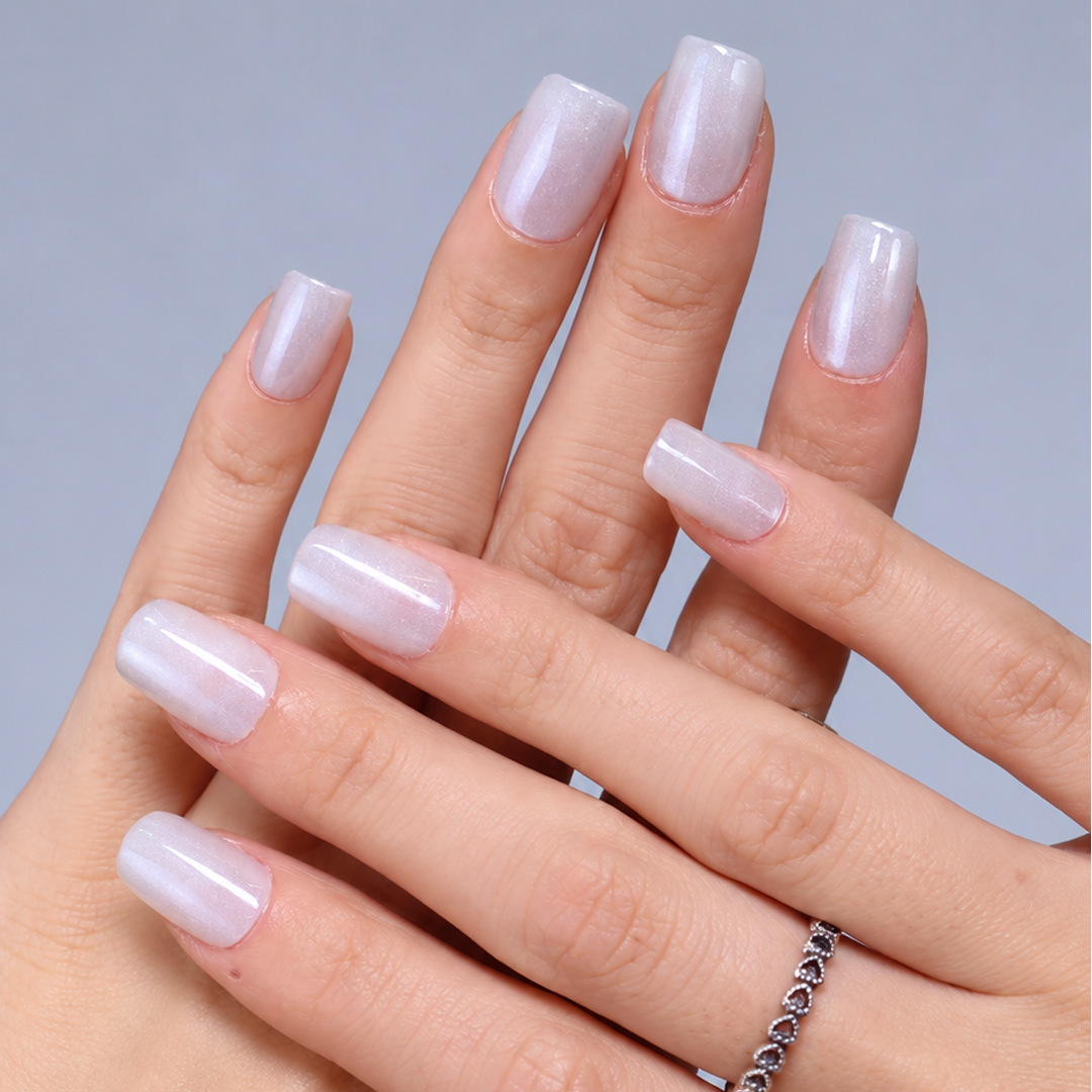 Gümüş Beyaz Simli Cat Eye Kısa Balerin Soft Jel Standart Beden 30'lu Takma Tırnak MKBL3663
